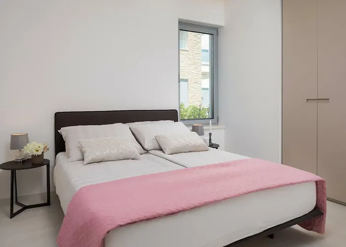 Luxury Design Front *